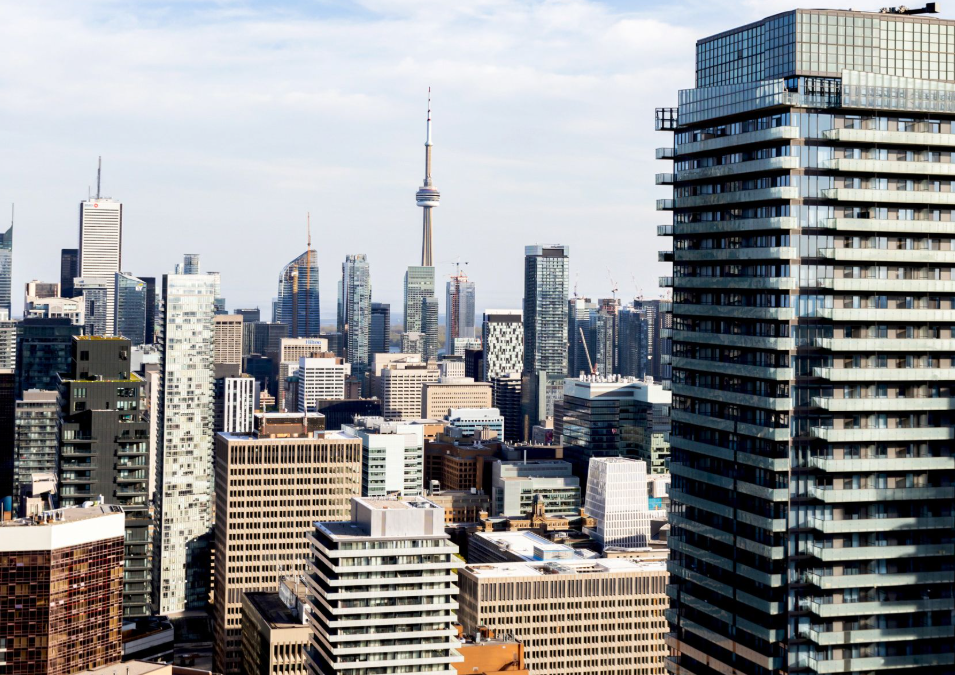 La población del área metropolitana de Toronto ha superado oficialmente los 7 millones de habitantes.
