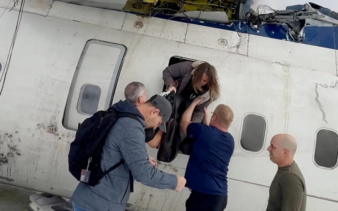 Algunos sobrevivientes del accidente de avión en Toronto podrían recibir compensación cercana a los 300.000 dolares.