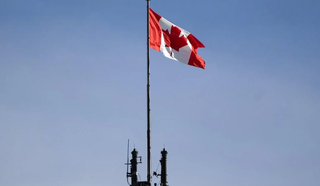 Más de la mitad de los canadienses quieren recortes en el servicio público federal: encuesta